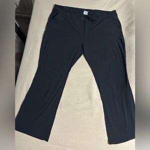 Columbia Women’s Plus stretch nylon woven pants